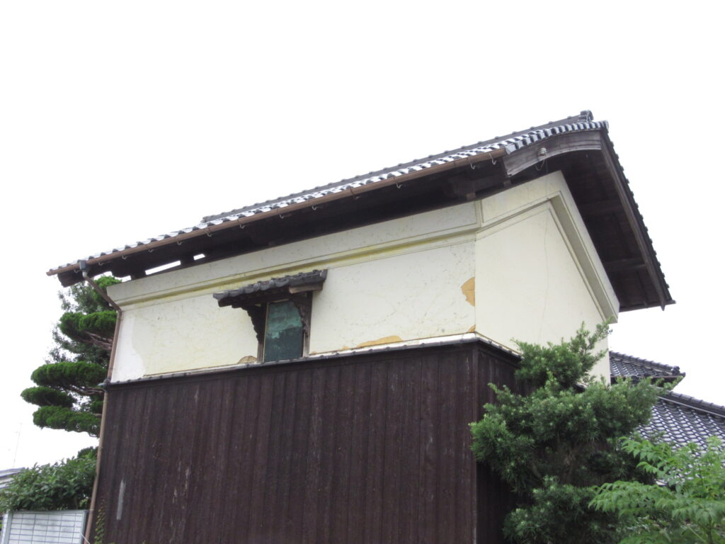 二層屋根の家について